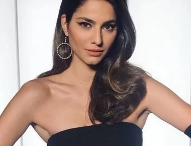 H Ηλιάνα Παπαγεωργίου ξαπλωμένη στο γρασίδι κάνει αυτό που δεν φαντάζεστε (φώτο)